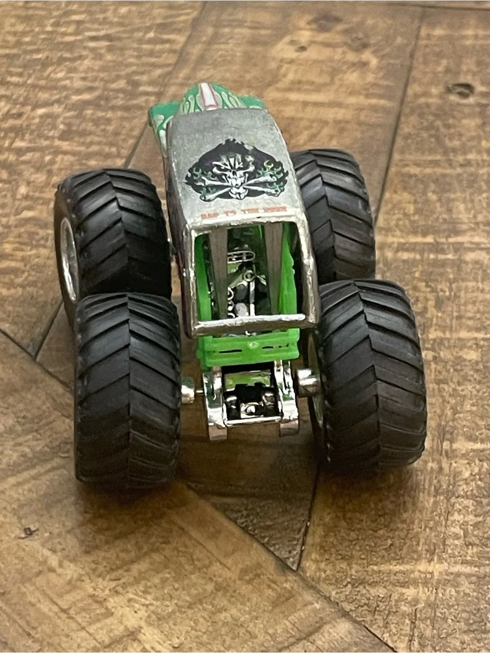 Vintage Hot Wheels Monster Jam 1:64 Grave Digger Grim Chrome Silver Truck (2004)